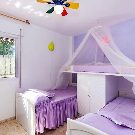 Holiday home Palmeras, *